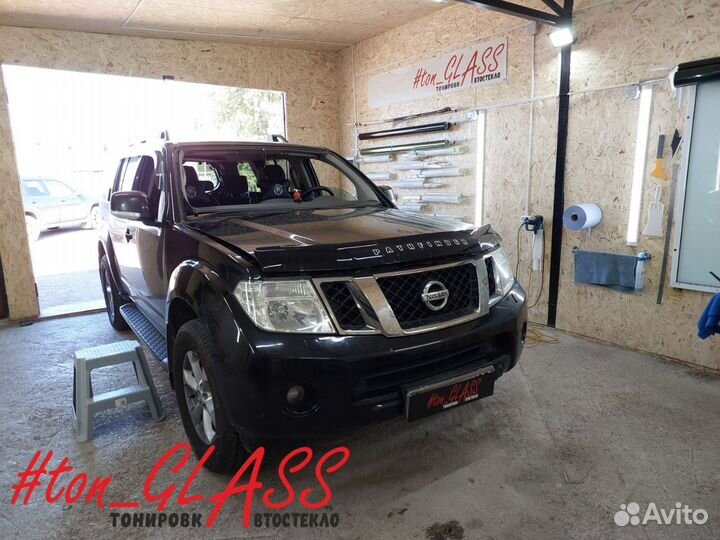 Лобовое стекло на Nissan Pathfinder