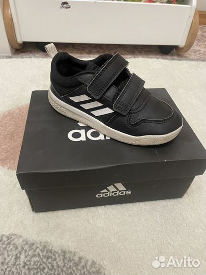 Кроссовки adidas