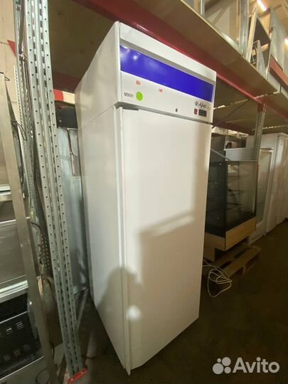 Холодильный шкаф