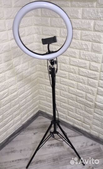 Кольцевая лампа со штативом