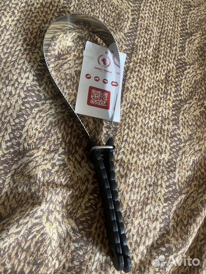 Скребница для лошади