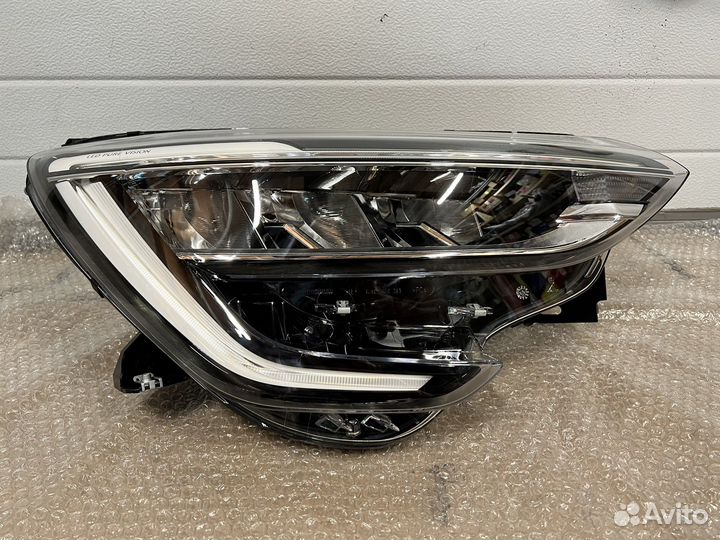 Фара правая на Renault Arkana