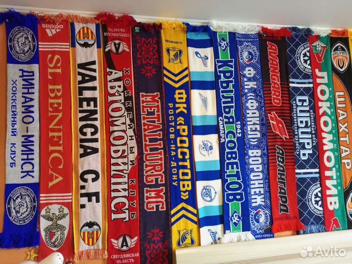 Коллекция спортивных шарфов