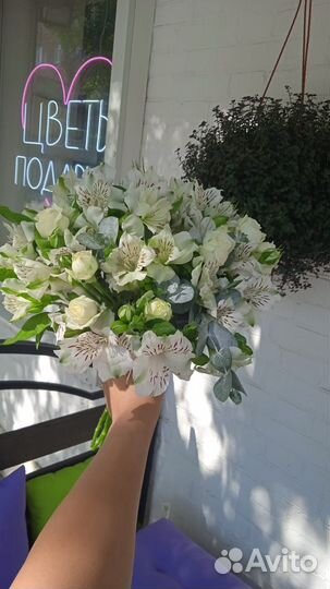 Свадебные букеты до 3000