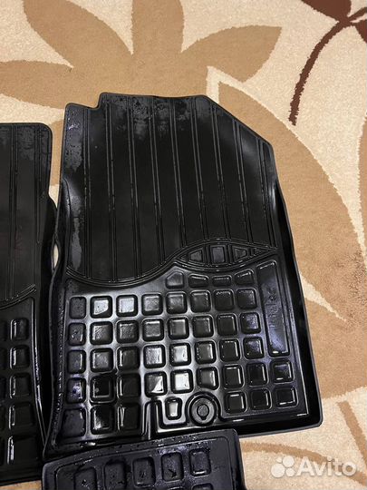 Резиновый коврик KIA RIO 4