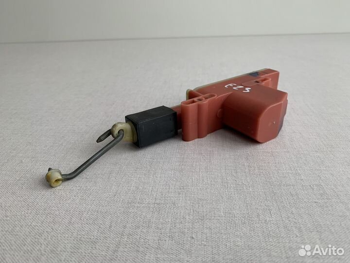 Активатор замка передней двери BMW E23 E24 E30