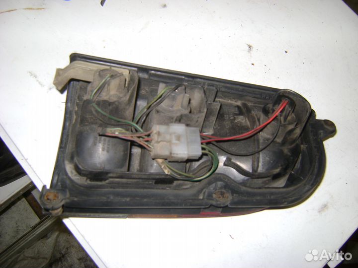 Фонарь правый Ниссан Санни Nissan Sunny N14 Y10