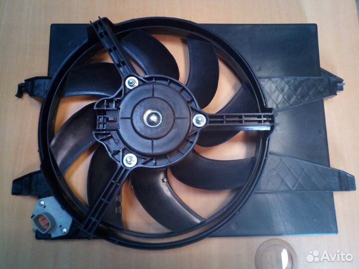 Диффузор вентилятор Ford Focus 2