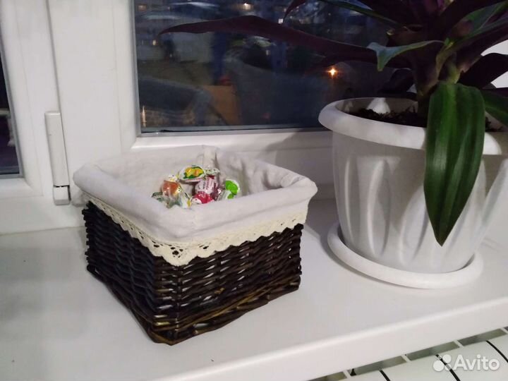 Корзинка плетеная, формы для кексов