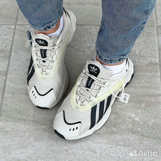 Кроссовки женские Adidas