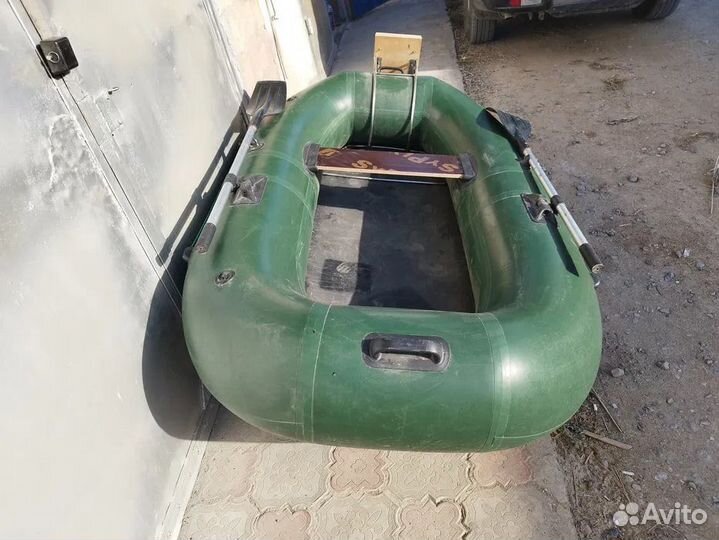 Лодка с мотором одноместная