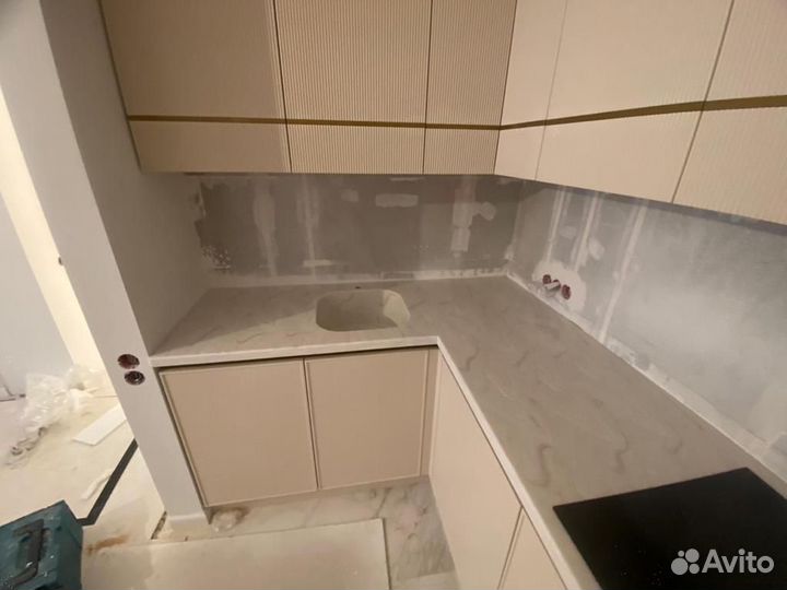 Столешница из кварцевого агломерата камня