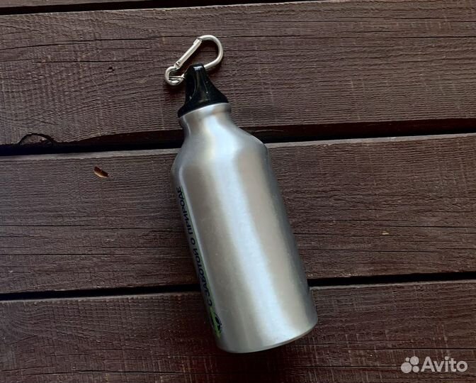Новая бутылка для воды на карабине