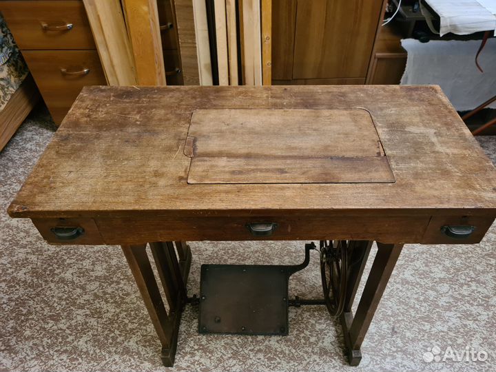 Швейная машинка Подольск 142