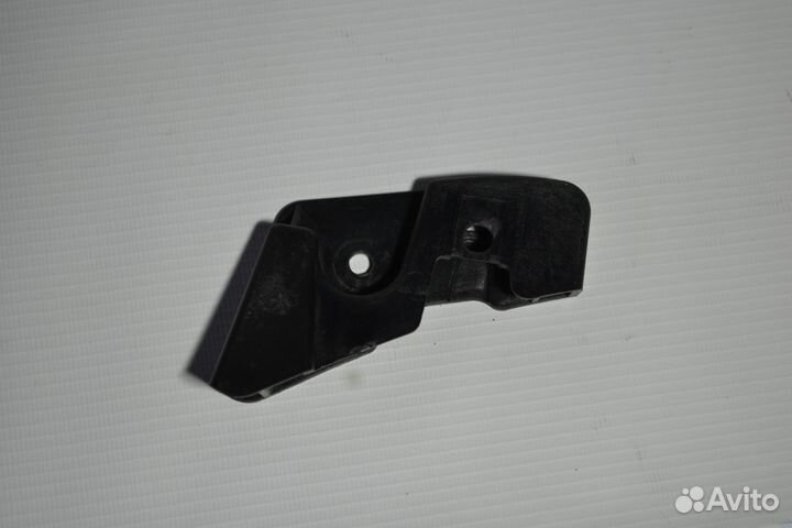 Кронштейн решетки радиатора Kia Ceed ED Цена за 2ш