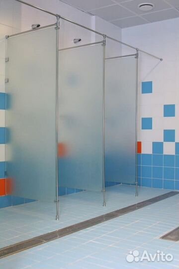 Перегородки из стекла в душевую под ключ