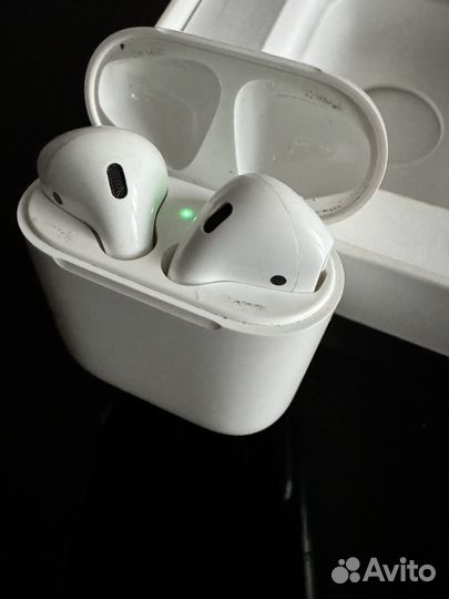 Беспроводные наушники apple AirPods
