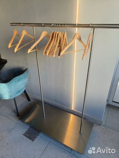 Полка напольная для верхней одежды