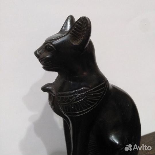 Египетские статуэтки Гор и Бастет. Базальт