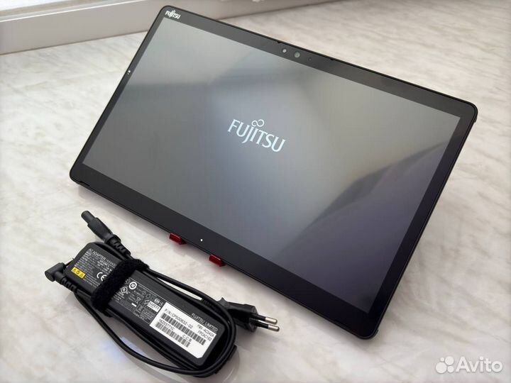 Планшет Fujitsu stylistic Q739