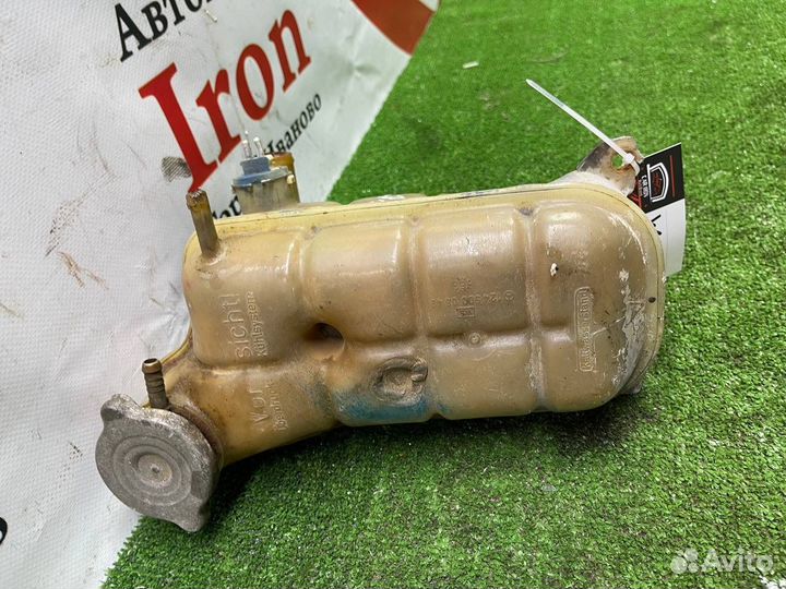 Бачок расширительный Mercedes W124 1245000649