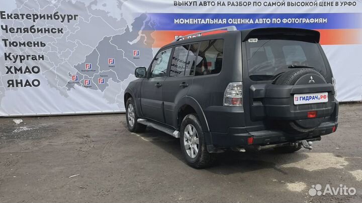 Ручка открывания лючка бензобака Mitsubishi Pajero