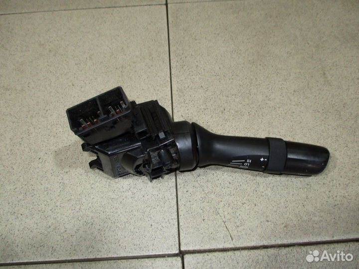 Переключатель стеклоочистителей Toyota Camry 40