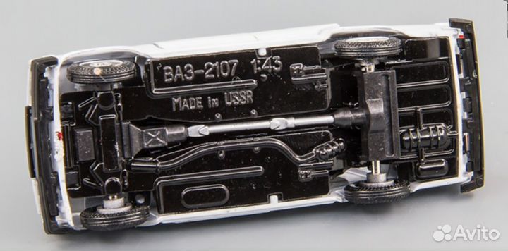 Ваз-2107 - белый - серебристые диски 1/43