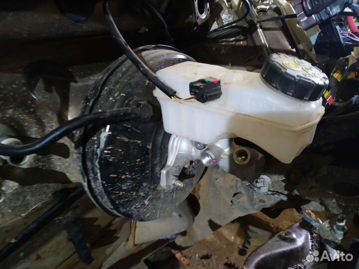 Вакуумный усилитель на Рено Логан 2 Сандеро 2