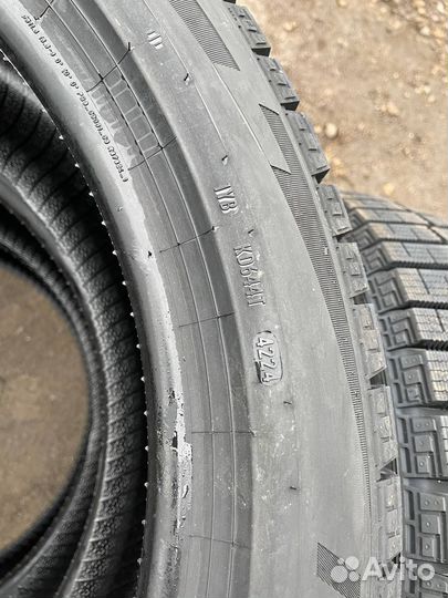 Pirelli Ice Zero FR 245/45 R20