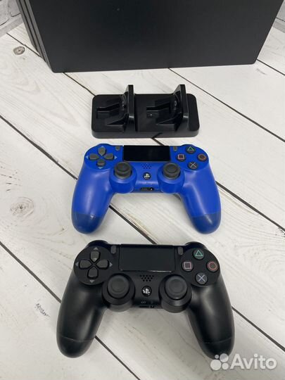 Приставка PS4 PRO 1Тб 3 ревизия + 2 геймпада