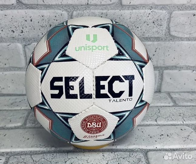 Футбольный мяч профессиональный