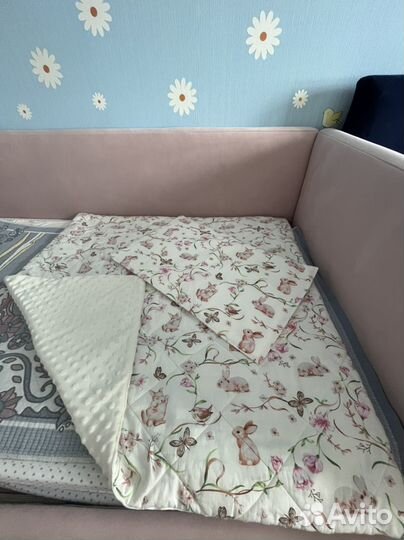 Детское одеяло и подушка в кроватку