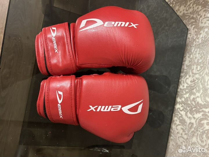 Боксерские перчатки
