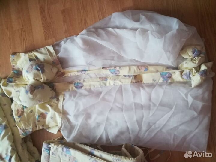 Бортик,балдахин,одеяло (комплект)в кроватку
