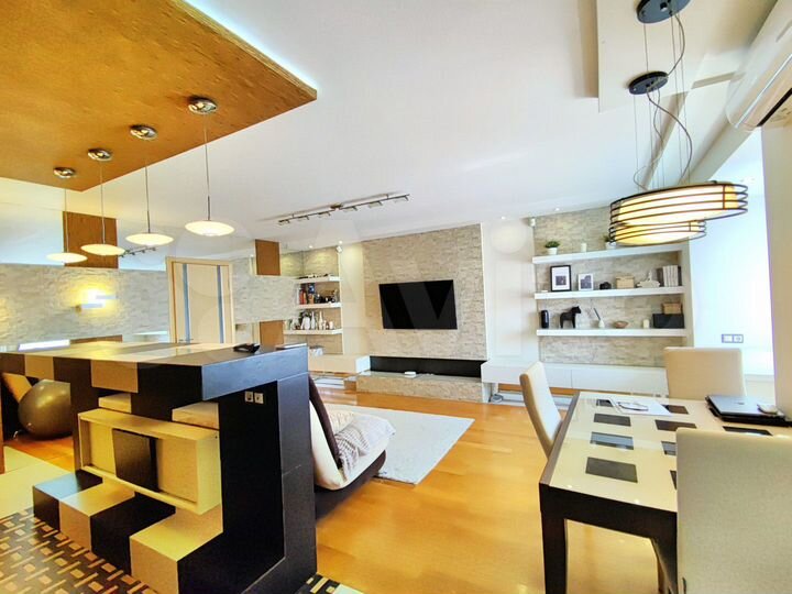 2-к. квартира, 61 м², 2/5 эт.