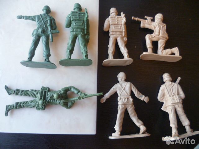 Солдатики современные пластик 67 шт