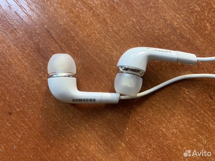 Наушники Samsung