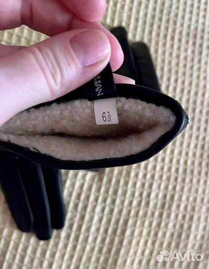 Кожаные перчатки