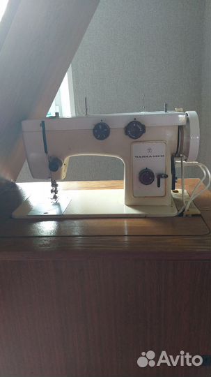 Швейная машина Чайка 143