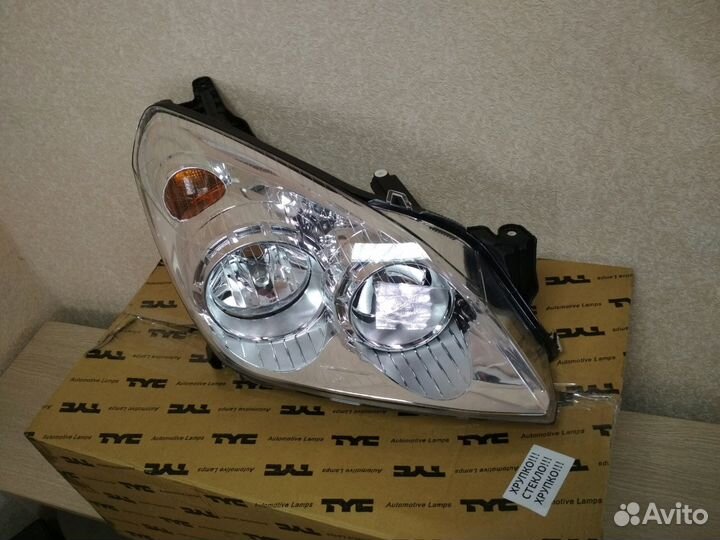 Фара правая Opel Astra H