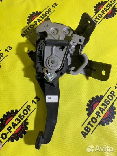 Педаль стояночного тормоза Kia Sportage QL 2.0