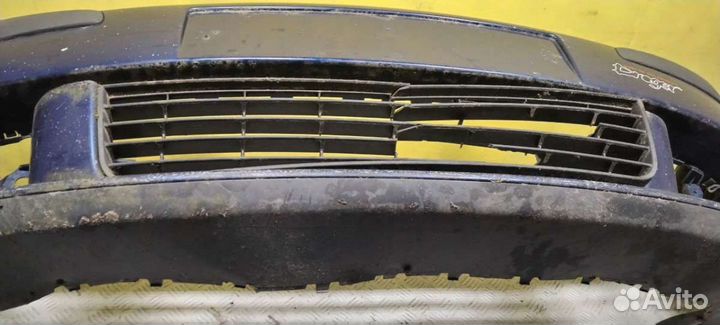 Бампер передний Volkswagen Golf 5 2005