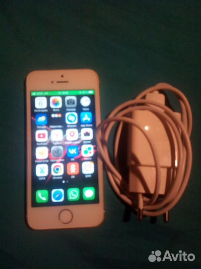Телефон iPhone SE 32gb