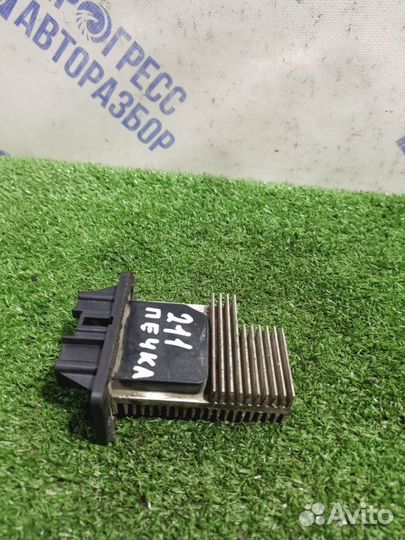 Резистор отопителя Toyota Avensis универсал 1.8