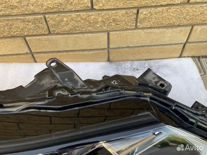 Фара правая Lexus LX 3 под 2 блока LED