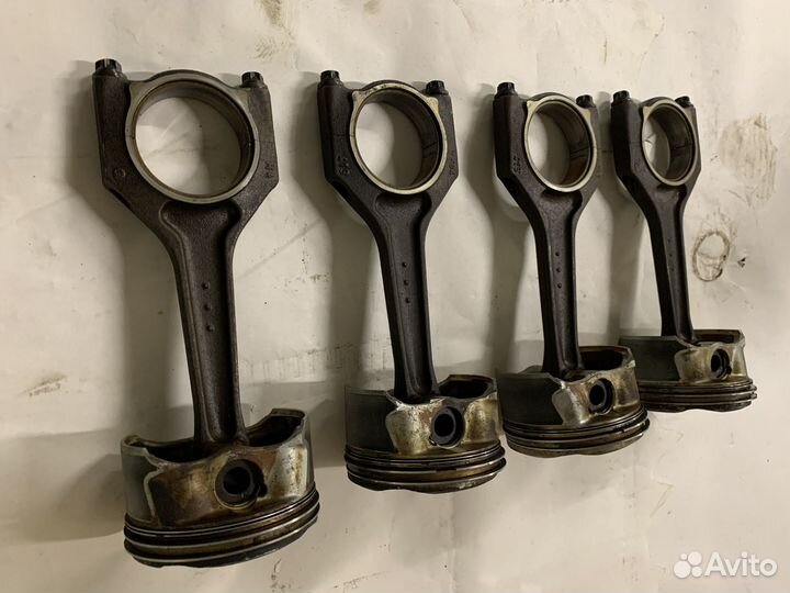 Поршень Bmw E90 N42B18