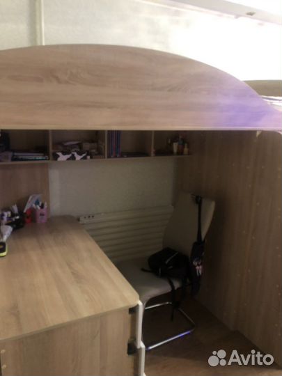 Детская двухярусная кровать