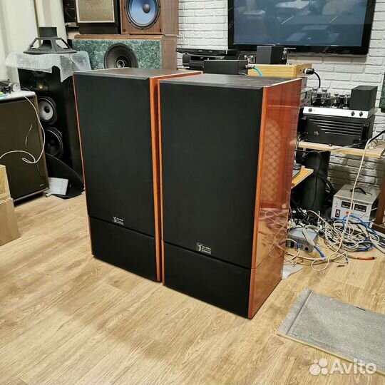 Колонки JBL