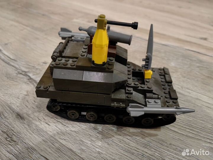 Танк из lego